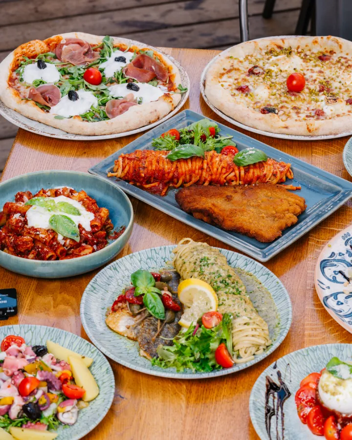 Agence M Com Marseille Fuxia Marseille Restaurant Epicerie Trattoria Italienne pate pizzas salade poulpe tomate burrata